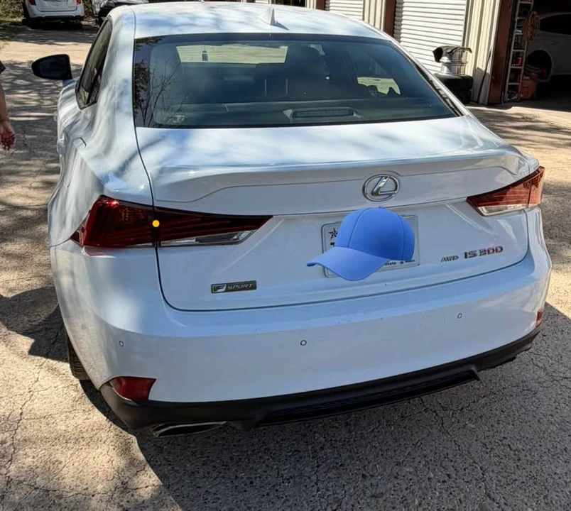 2020 Lexus IS 3rd Gen - Image 4 of 10