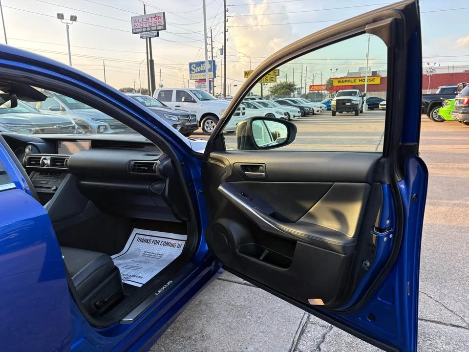 2020 Lexus IS 3rd Gen - Image 15 of 19