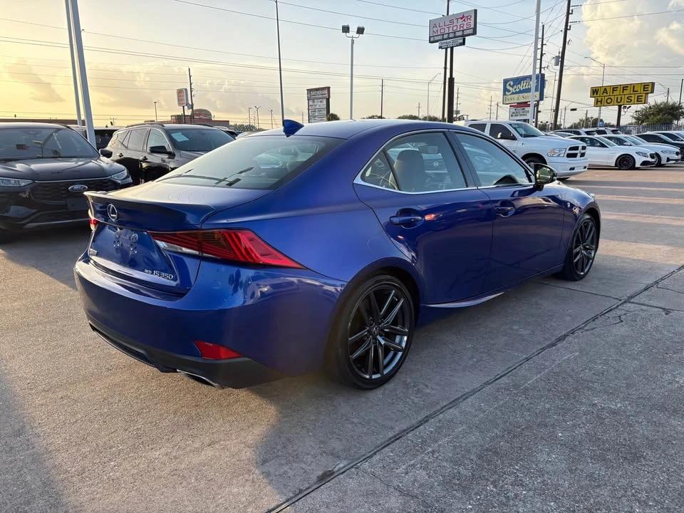 2020 Lexus IS 3rd Gen - Image 5 of 19