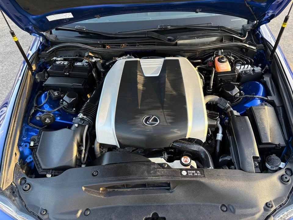 2020 Lexus IS 3rd Gen - Image 18 of 19