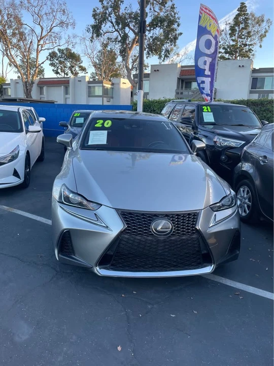 2020 Lexus IS 3rd Gen - Image 4 of 5