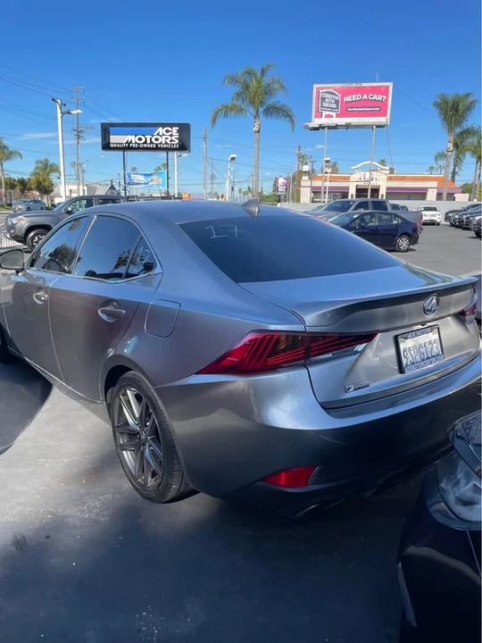 2020 Lexus IS 3rd Gen - Image 4 of 4