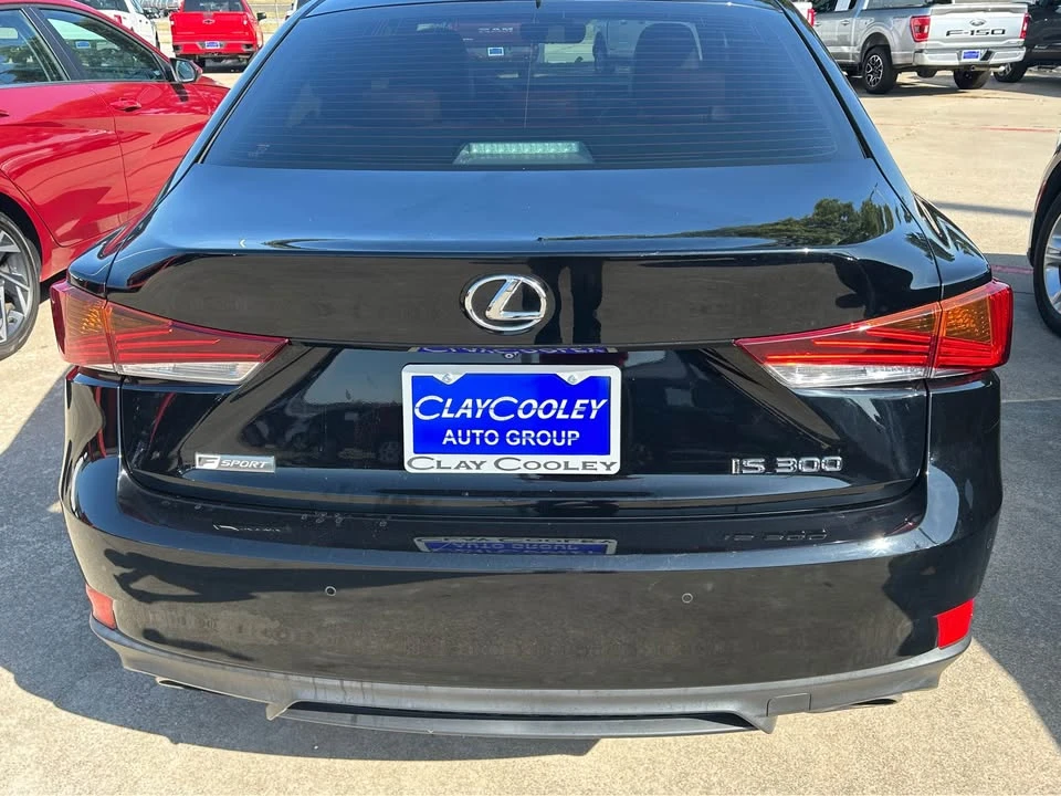 2020 Lexus IS 3rd Gen - Image 4 of 7