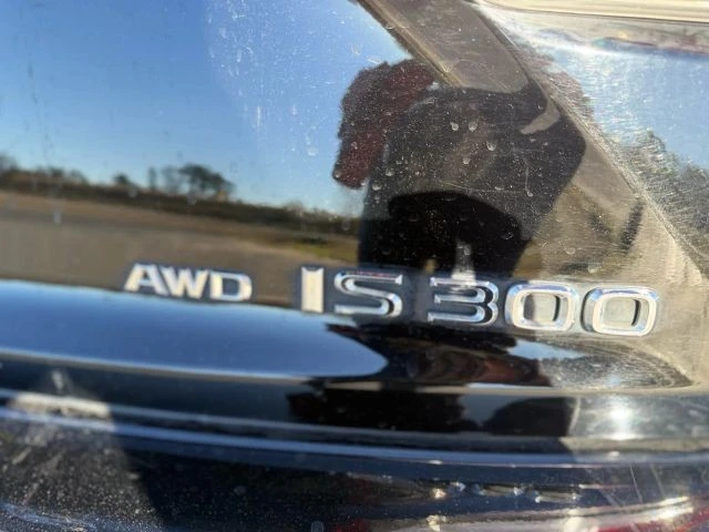 2020 Lexus IS 3rd Gen - Image 17 of 21