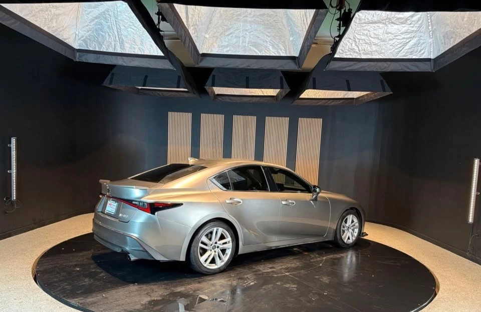 2020 Lexus IS 3rd Gen - Image 5 of 10