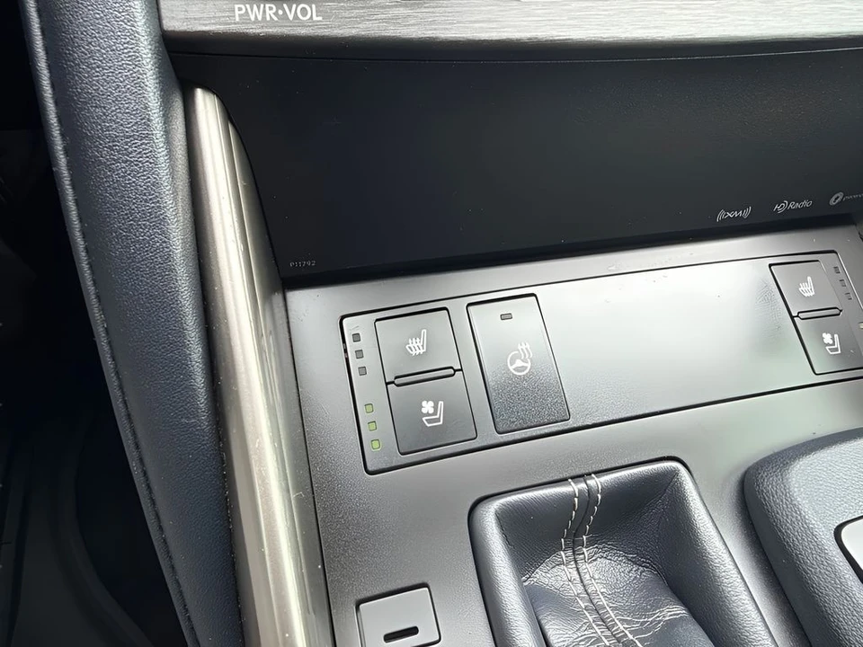 2020 Lexus IS 3rd Gen - Image 13 of 25