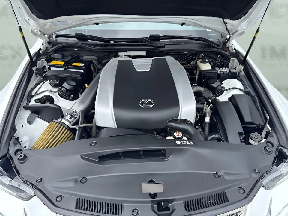 2020 Lexus IS 3rd Gen - Image 20 of 25