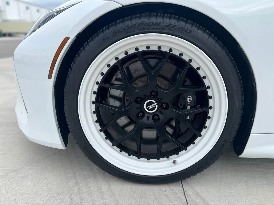 2020 Lexus LC - Image 16 of 17