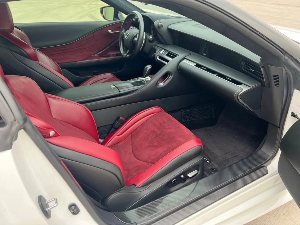 2020 Lexus LC - Image 8 of 17