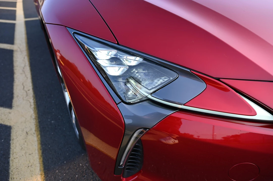 2020 Lexus LC - Image 20 of 31