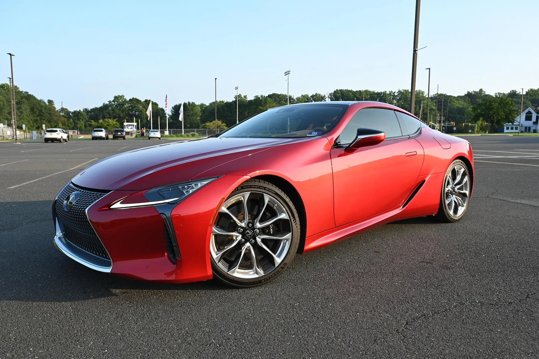 2020 Lexus LC - Image 9 of 31