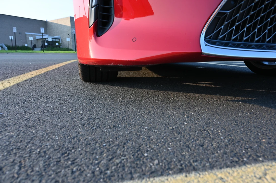 2020 Lexus LC - Image 22 of 31