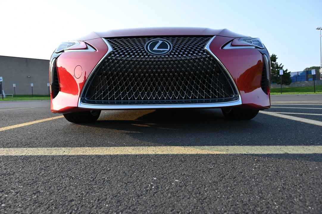 2020 Lexus LC - Image 6 of 31
