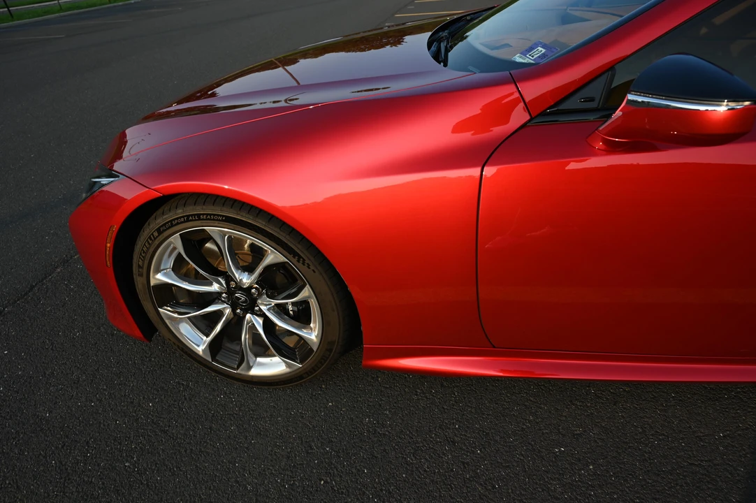 2020 Lexus LC - Image 29 of 31