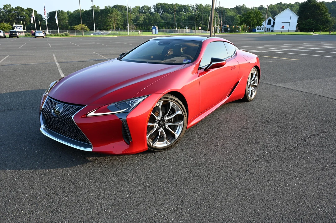 2020 Lexus LC - Image 7 of 31