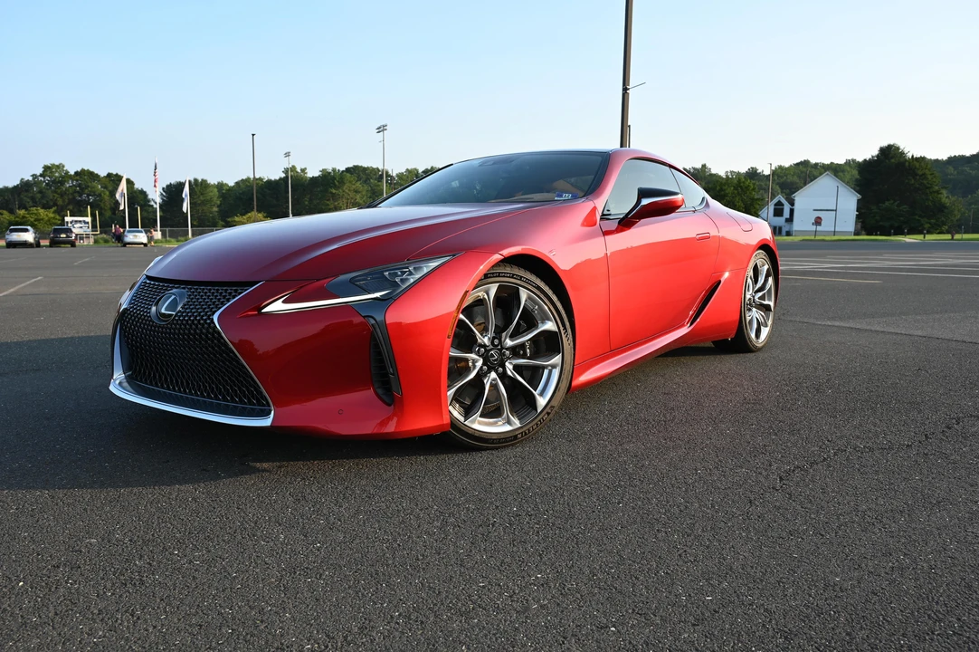 2020 Lexus LC - Image 8 of 31