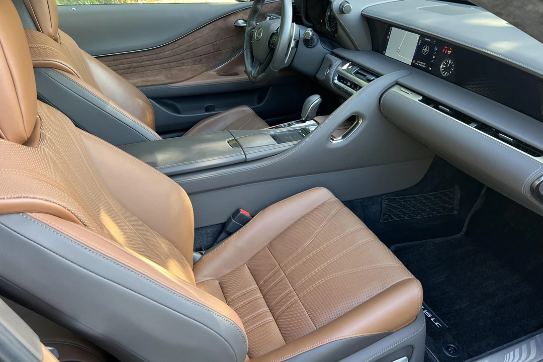 2020 Lexus LC - Image 7 of 9