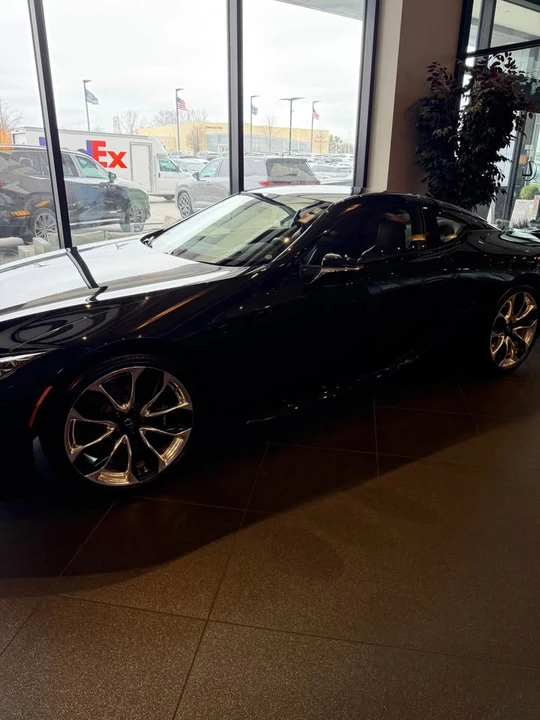 2020 Lexus LC - Image 2 of 3