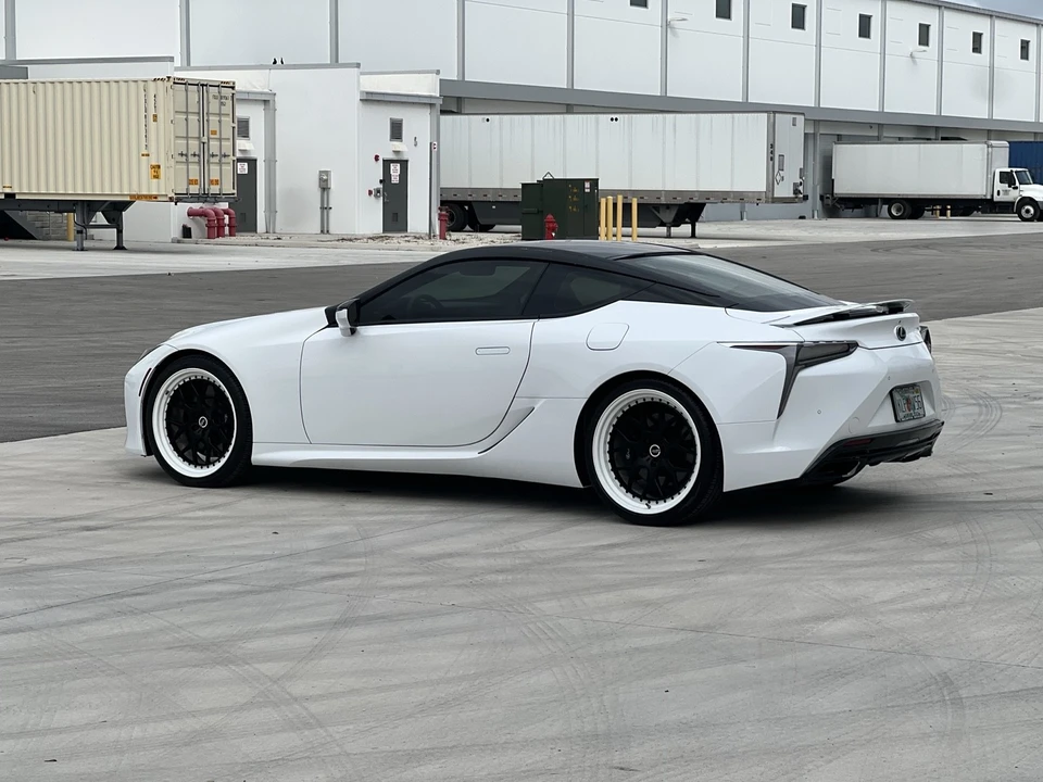 2020 Lexus LC - Image 4 of 21