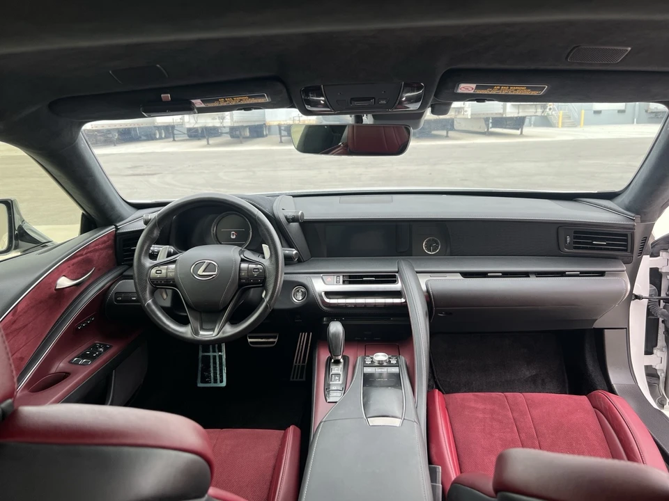 2020 Lexus LC - Image 15 of 21