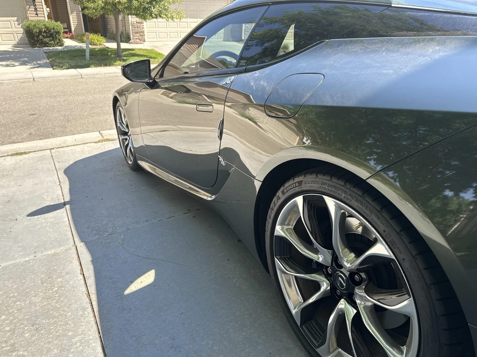 2020 Lexus LC - Image 18 of 31