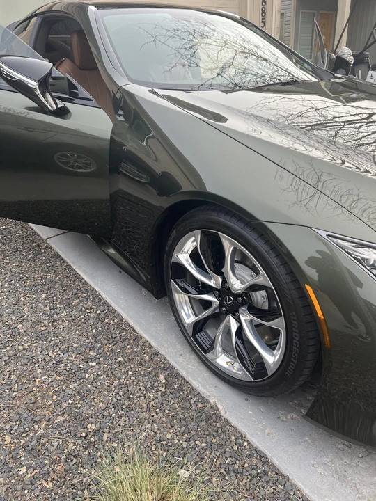 2020 Lexus LC - Image 15 of 31