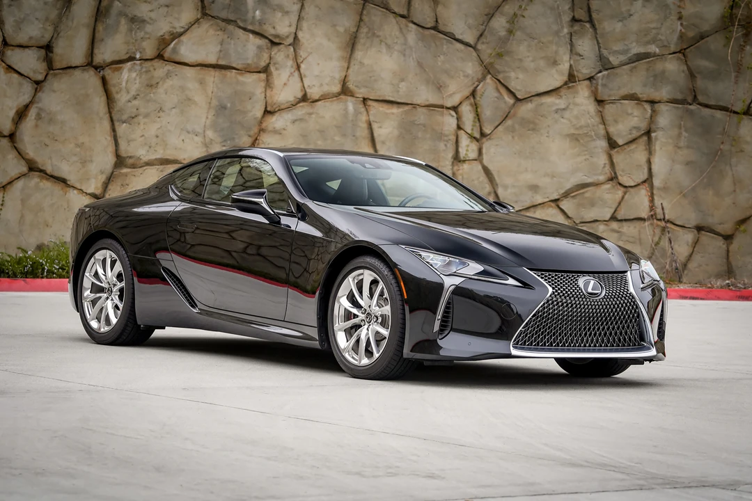 2020 Lexus LC - Image 13 of 31