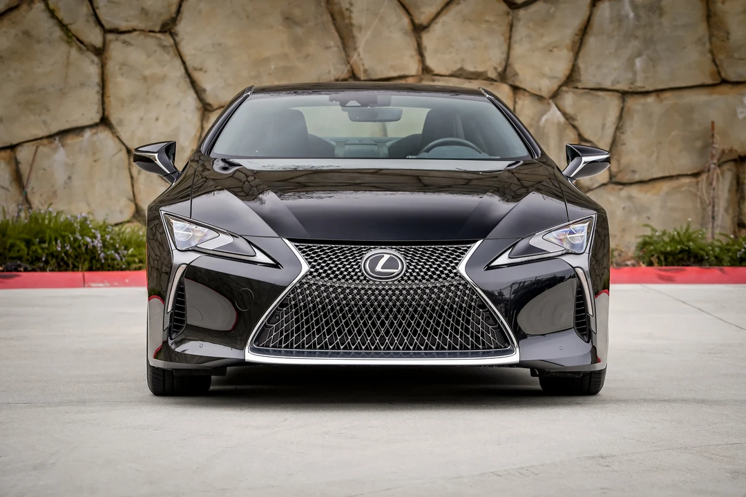 2020 Lexus LC - Image 16 of 31