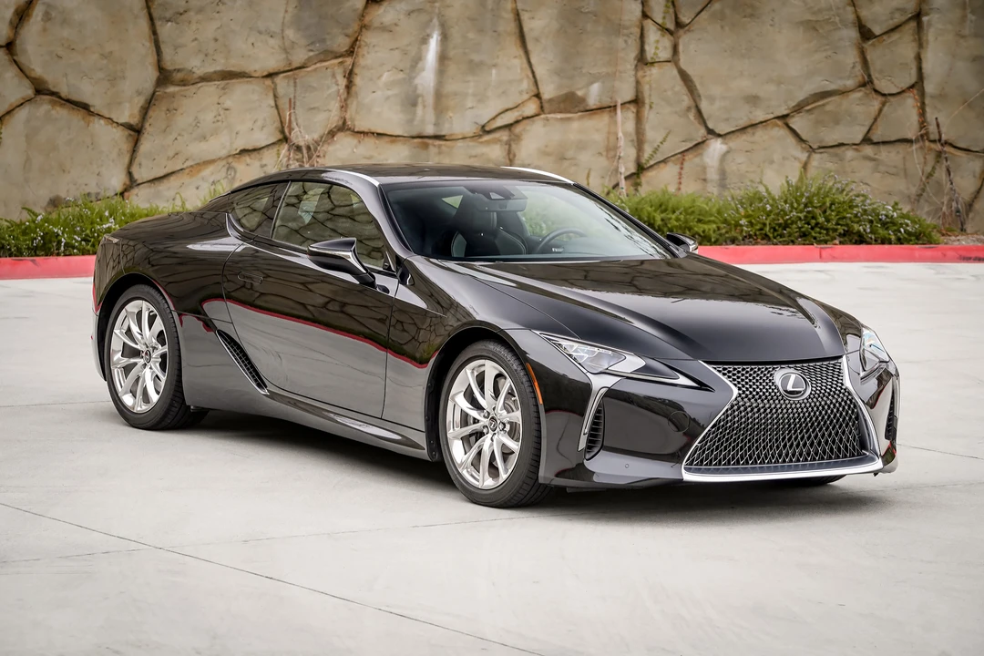2020 Lexus LC - Image 12 of 31
