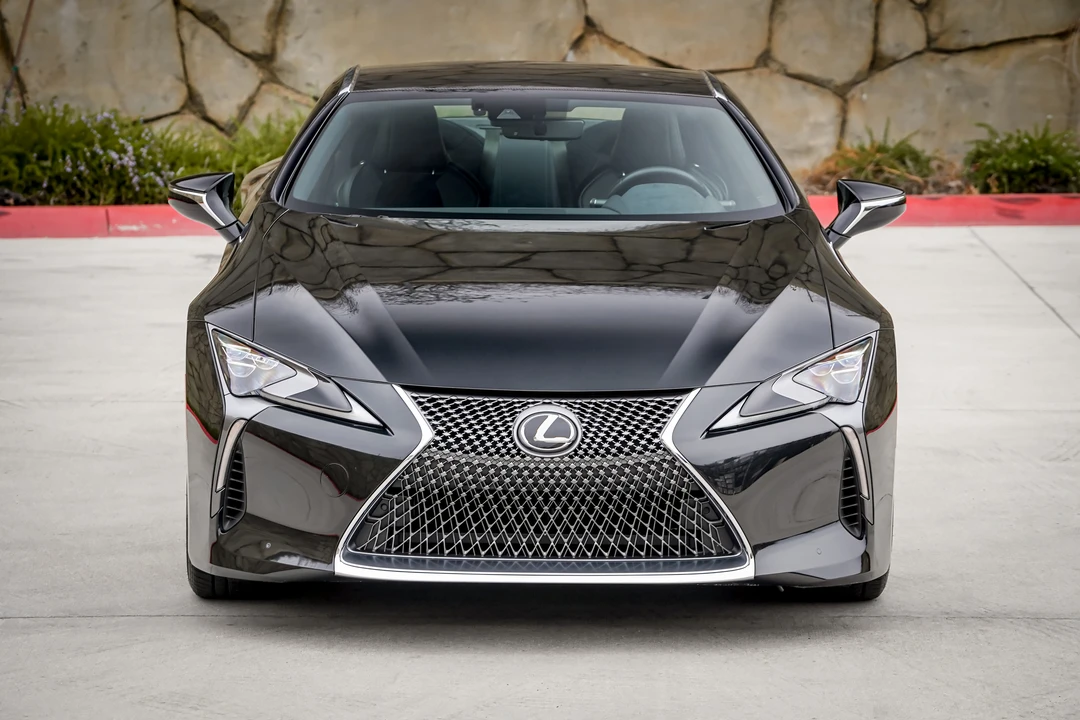 2020 Lexus LC - Image 18 of 31