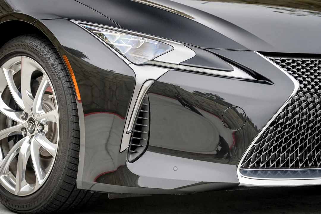 2020 Lexus LC - Image 26 of 31