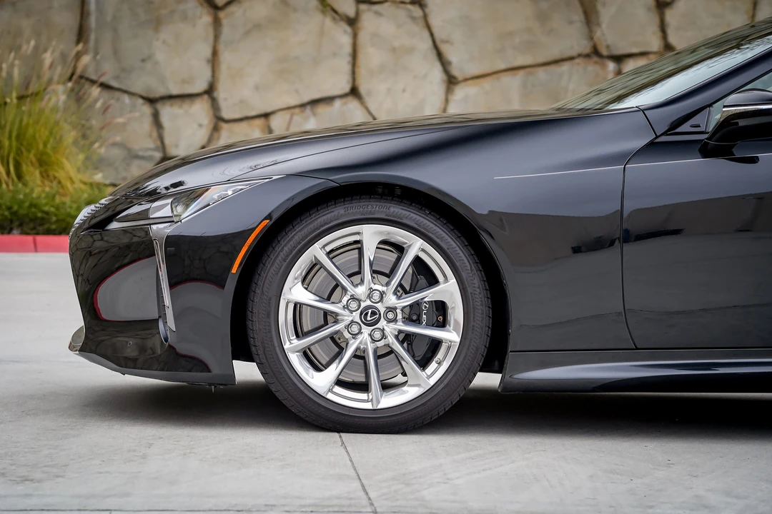 2020 Lexus LC - Image 19 of 31