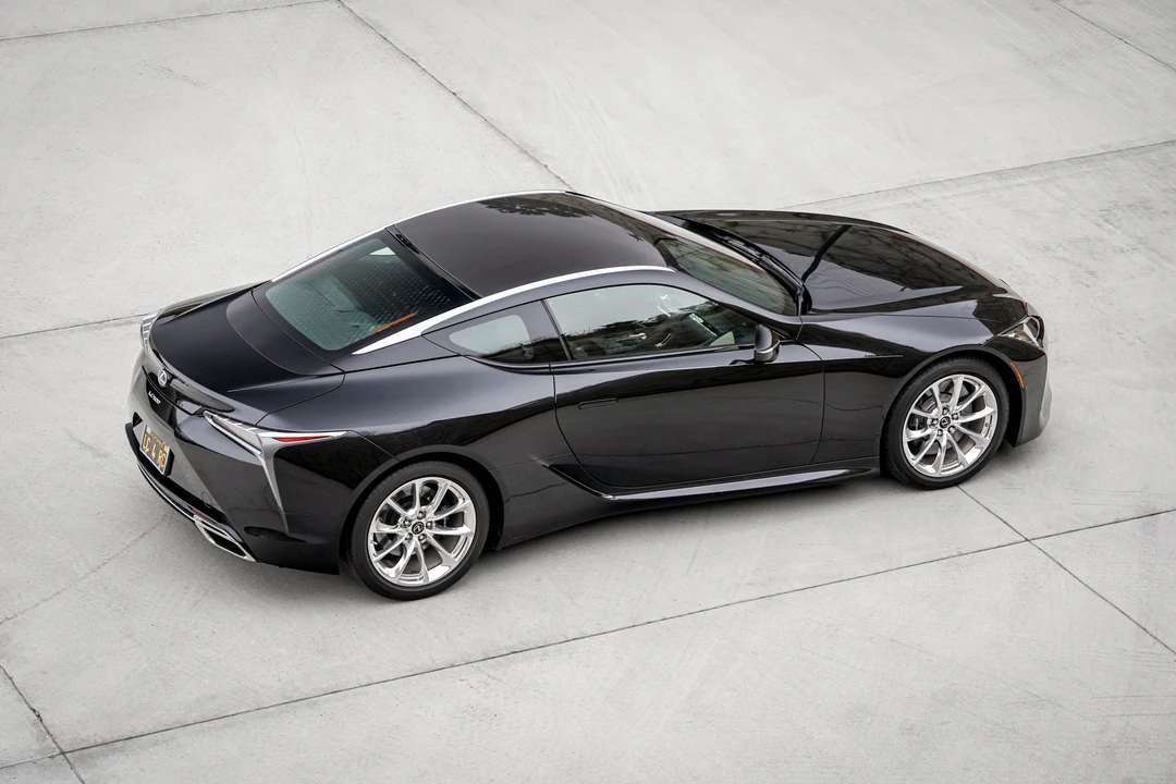 2020 Lexus LC - Image 10 of 31