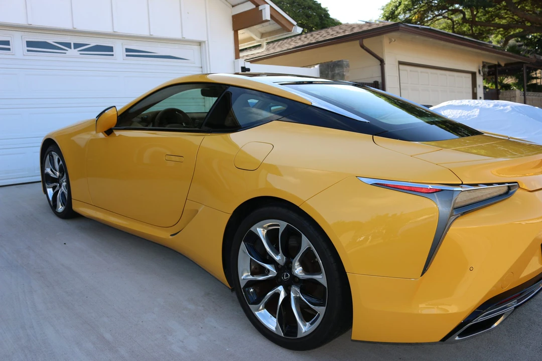 2020 Lexus LC - Image 12 of 31