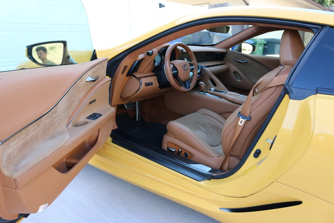 2020 Lexus LC - Image 30 of 31