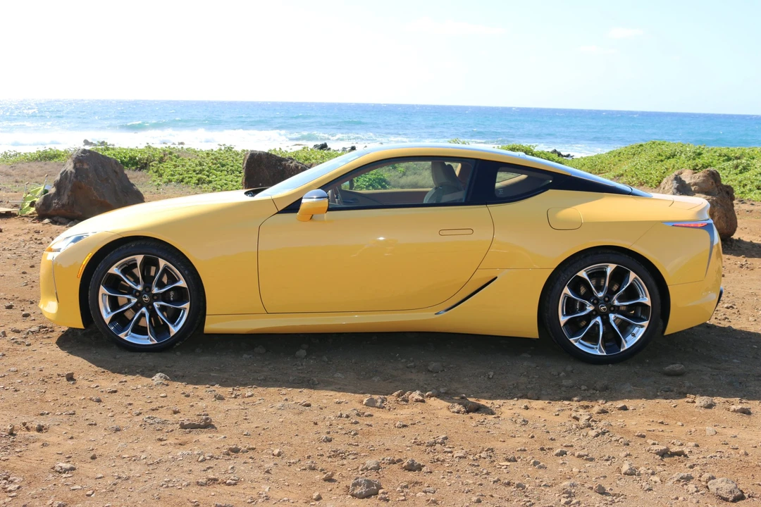 2020 Lexus LC - Image 4 of 31