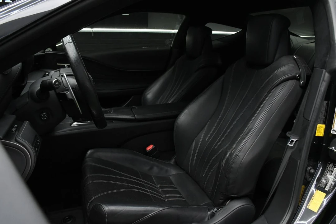 2020 Lexus LC - Image 17 of 31