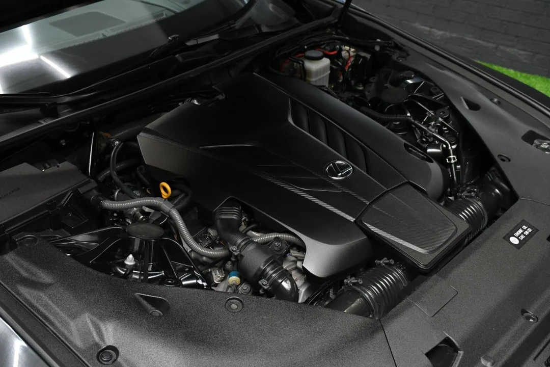 2020 Lexus LC - Image 9 of 31