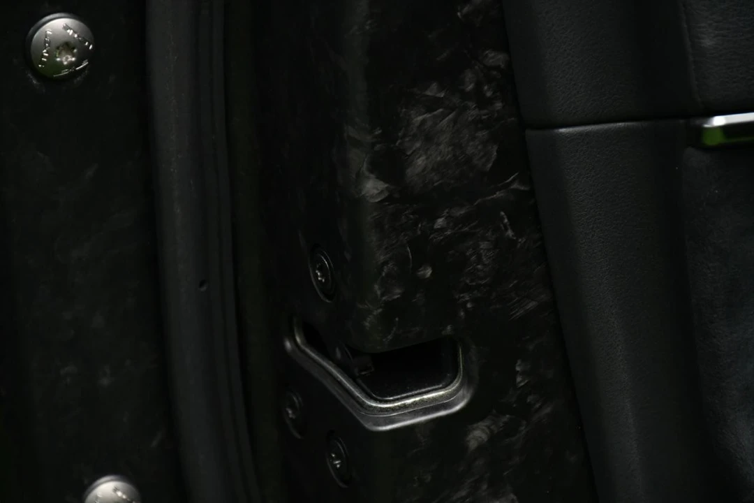 2020 Lexus LC - Image 13 of 31