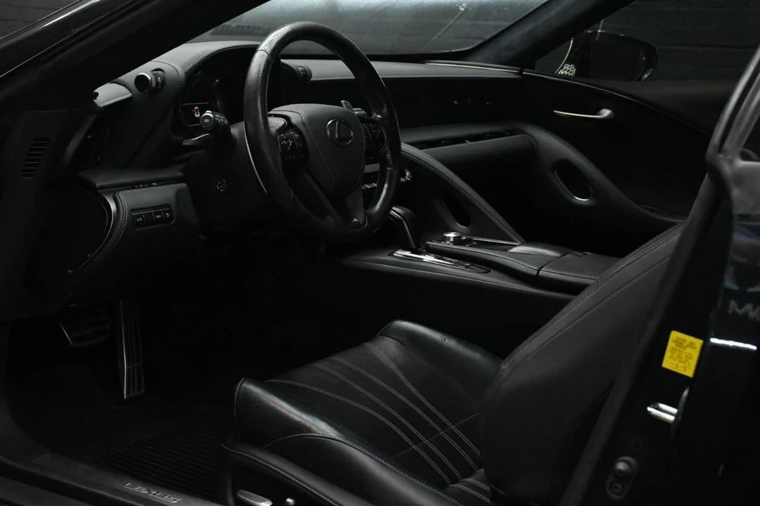 2020 Lexus LC - Image 15 of 31