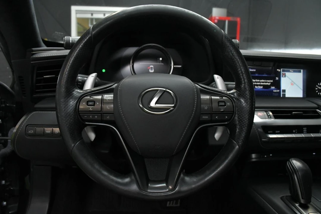 2020 Lexus LC - Image 18 of 31