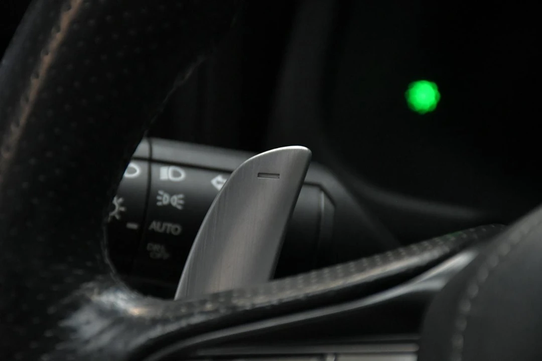 2020 Lexus LC - Image 21 of 31