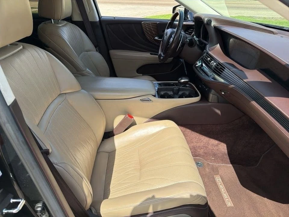 2020 Lexus LS 5th Gen - Image 15 of 20