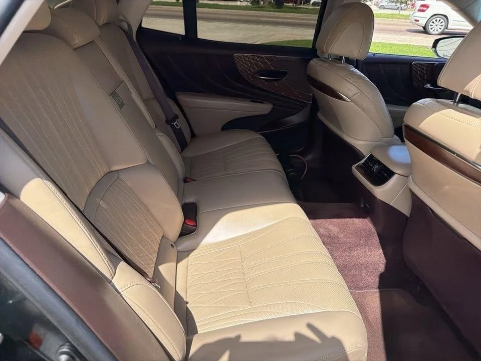 2020 Lexus LS 5th Gen - Image 18 of 20