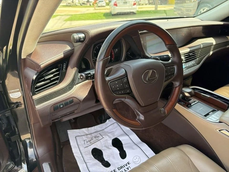 2020 Lexus LS 5th Gen - Image 11 of 20