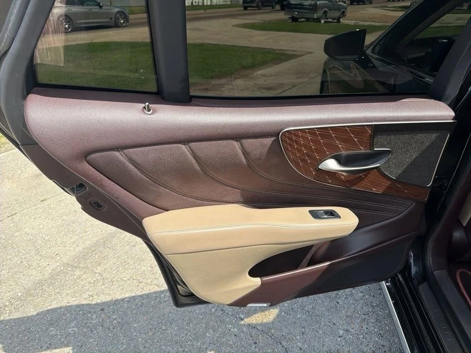2020 Lexus LS 5th Gen - Image 14 of 20