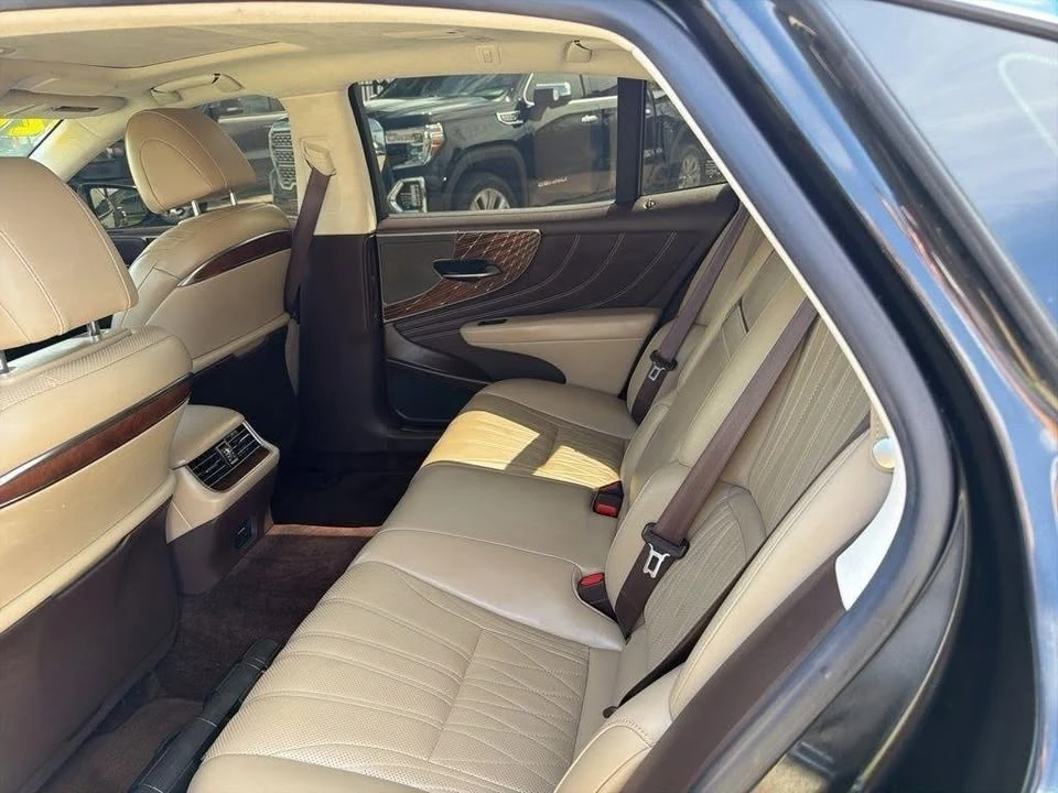 2020 Lexus LS 5th Gen - Image 13 of 20