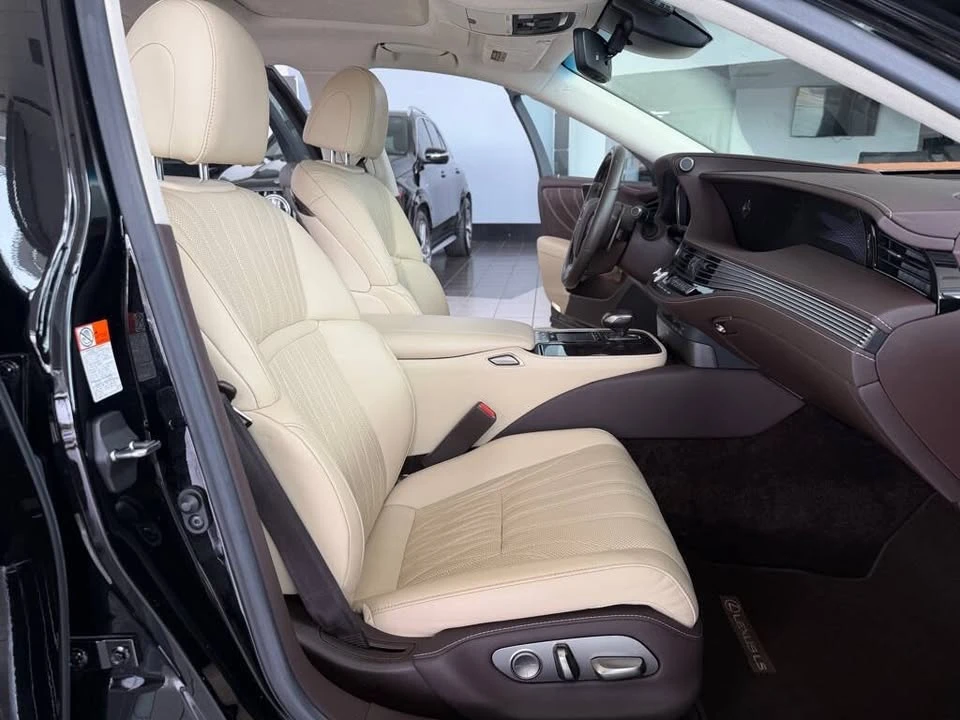 2020 Lexus LS 5th Gen - Image 19 of 20