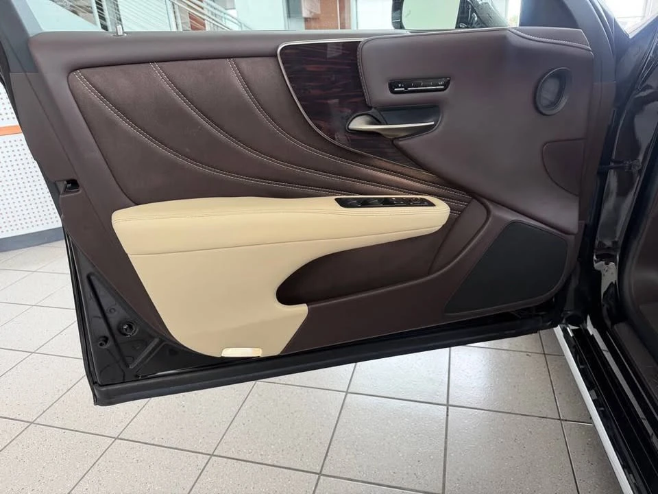 2020 Lexus LS 5th Gen - Image 13 of 20