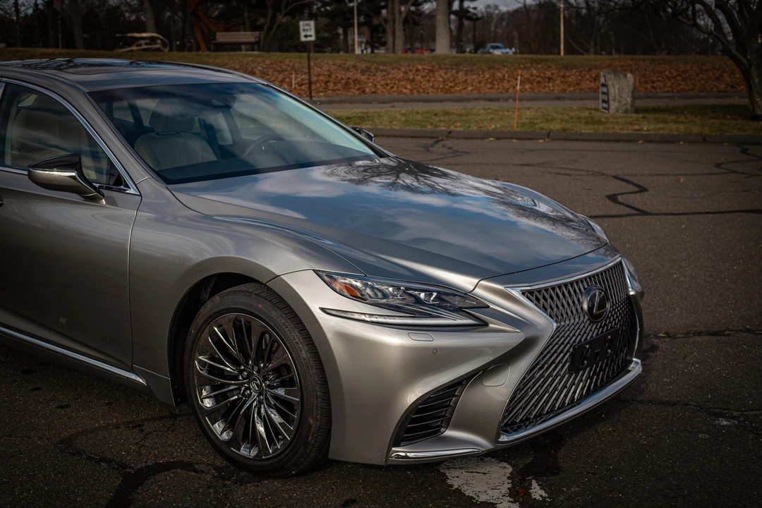 2020 Lexus LS 5th Gen - Image 20 of 31